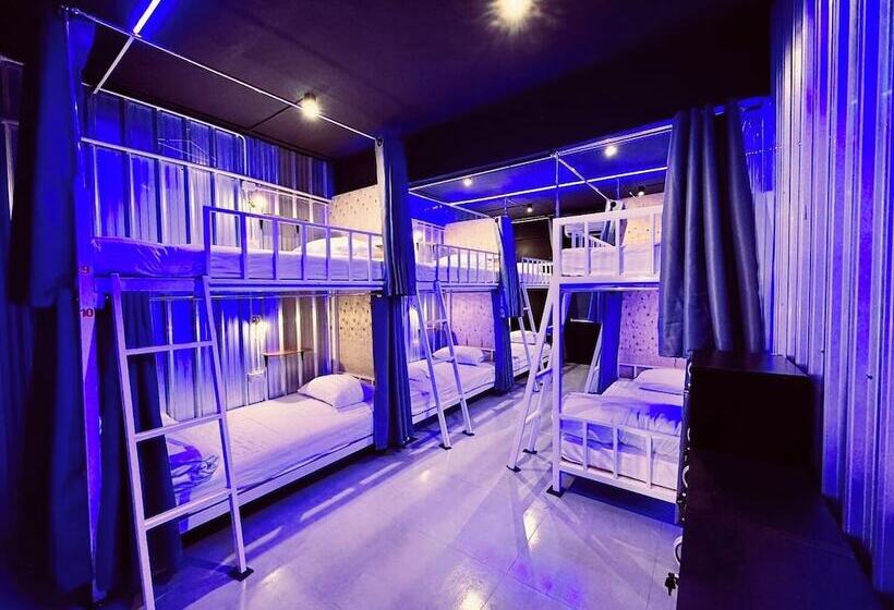 The Lab Sleep Hostel