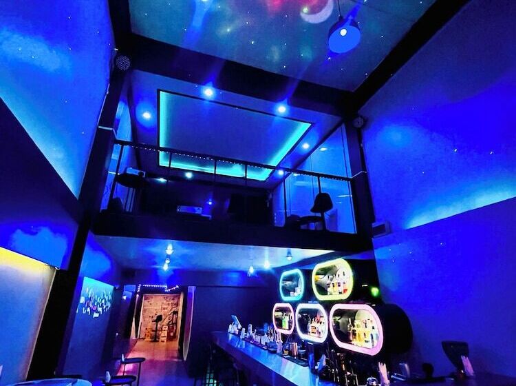 The Lab Sleep Hostel