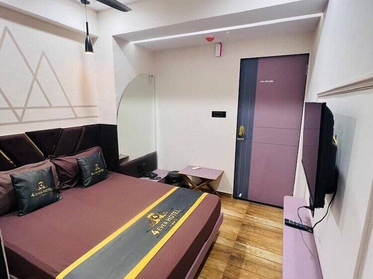 4 Ever Hotel ,surat
