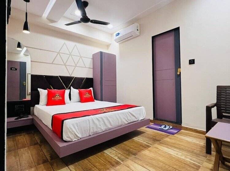 4 Ever Hotel ,surat