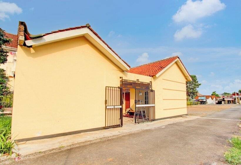 호텔 Spot On 93988 Guest House Wijaya Syariah Near Alun Alun Kota Purwokerto