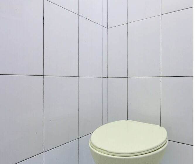 호텔 Spot On 93988 Guest House Wijaya Syariah Near Alun Alun Kota Purwokerto