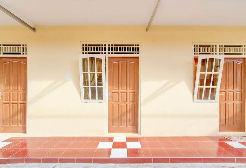 호텔 Spot On 93988 Guest House Wijaya Syariah Near Alun Alun Kota Purwokerto