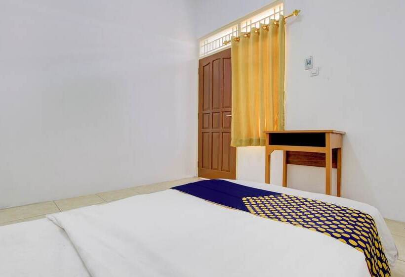 호텔 Spot On 93988 Guest House Wijaya Syariah Near Alun Alun Kota Purwokerto