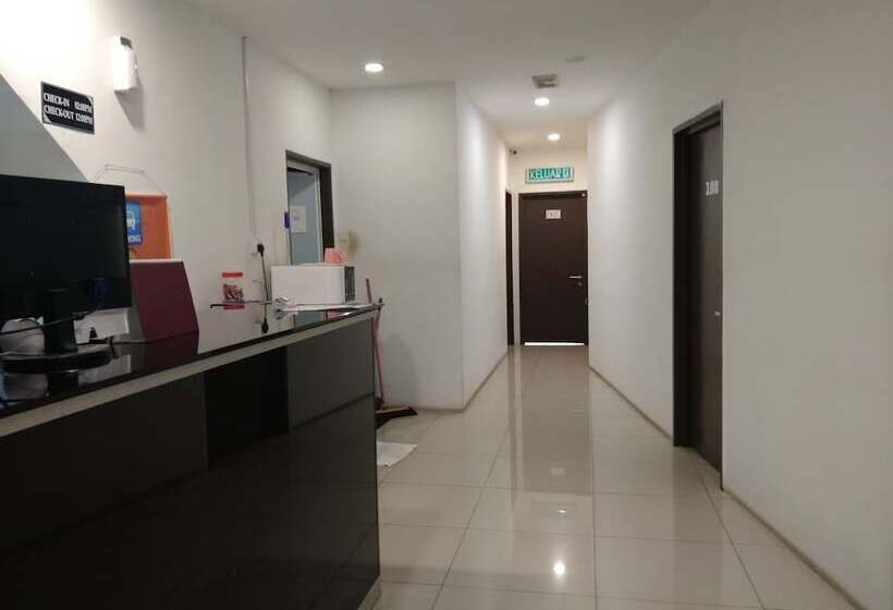 Oyo 90995 Hotel Nk Impian
