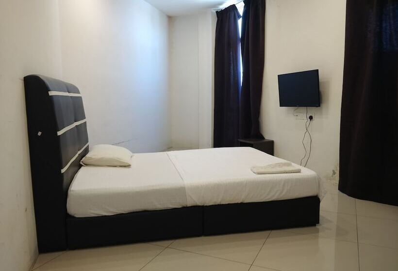 Oyo 90995 Hotel Nk Impian