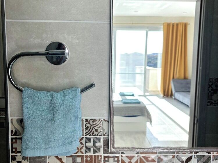 پانسیون All Nations Duplex With Pool