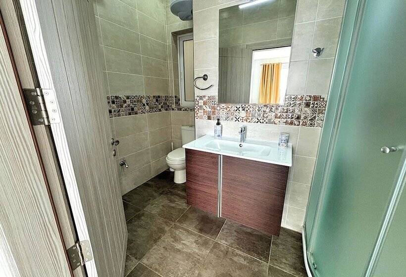 پانسیون All Nations Duplex With Pool