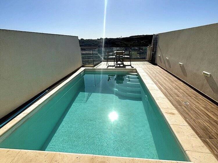 پانسیون All Nations Duplex With Pool