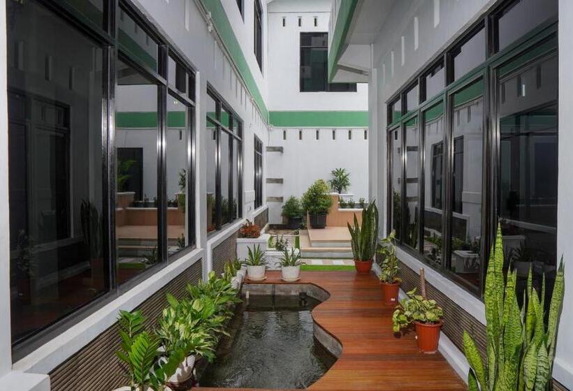 Ardiana Suite Hotel By Sajiwa