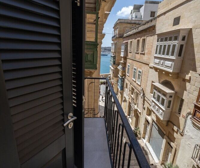 تختخواب و صبحانه Matilde Valletta Suites