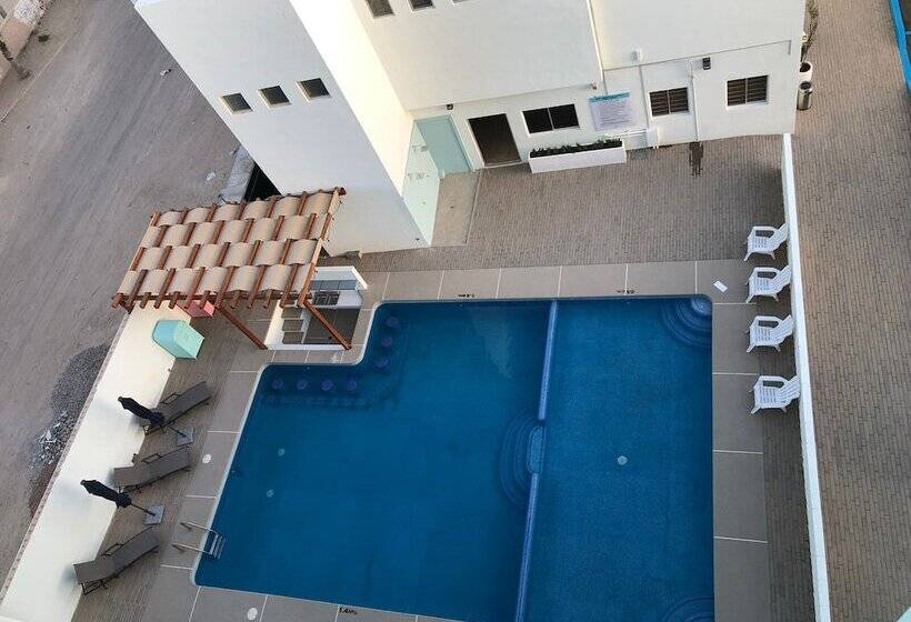 Costa Elegante Hotel & Suites