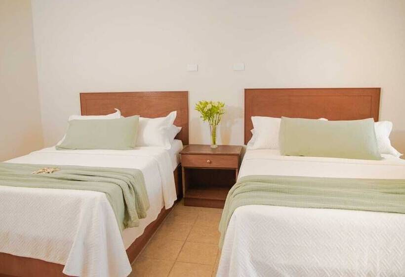 Costa Elegante Hotel & Suites