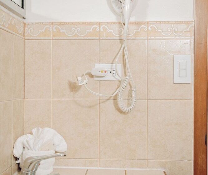 Costa Elegante Hotel & Suites