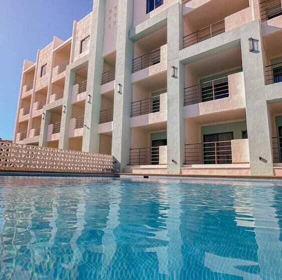 Costa Elegante Hotel & Suites