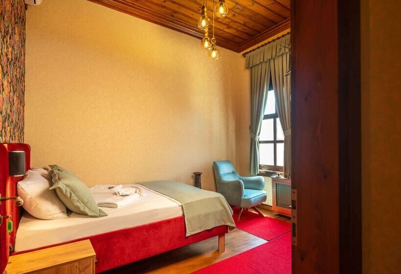 酒店 Araz White House