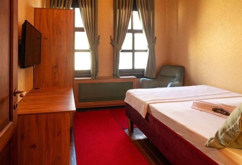 酒店 Araz White House