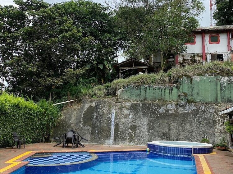 מלון כמוסות Finca Hotel Tierra Grata