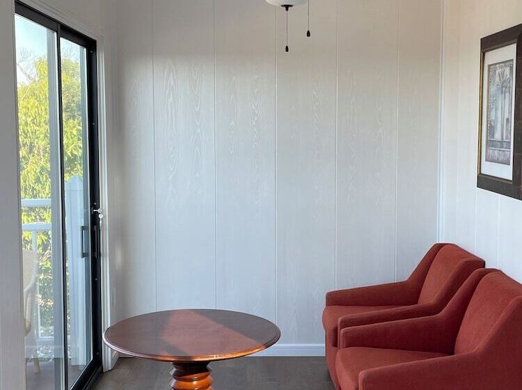 בית מלון כפרי Great Cistern Beach Village