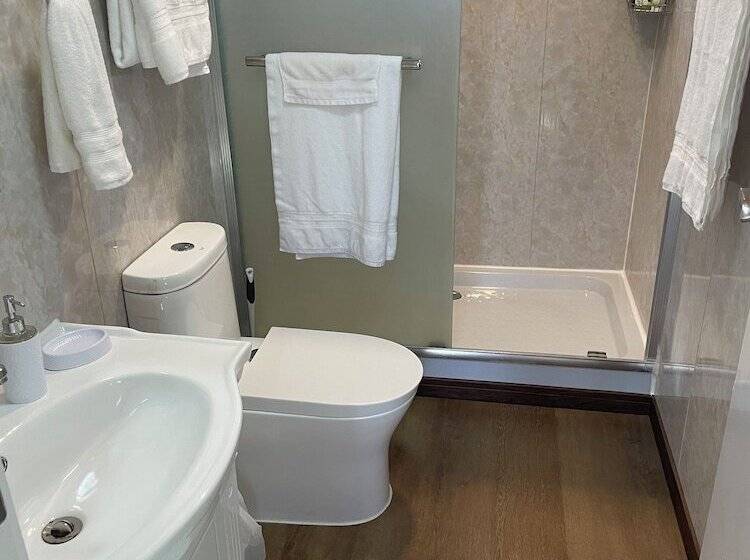 בית מלון כפרי Great Cistern Beach Village