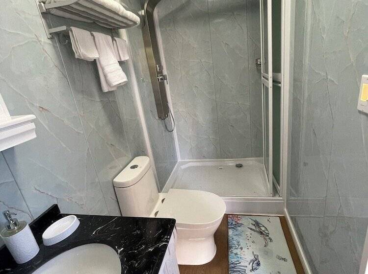 בית מלון כפרי Great Cistern Beach Village