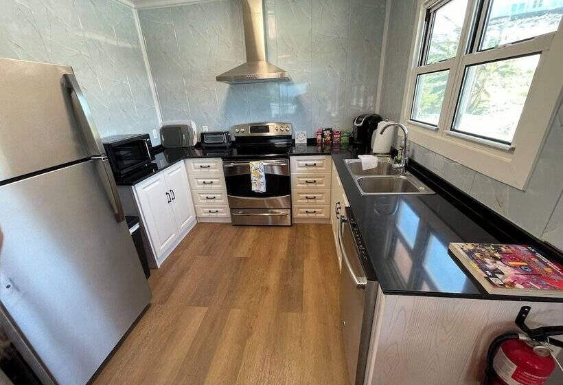 בית מלון כפרי Great Cistern Beach Village