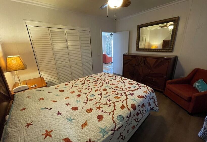 בית מלון כפרי Great Cistern Beach Village