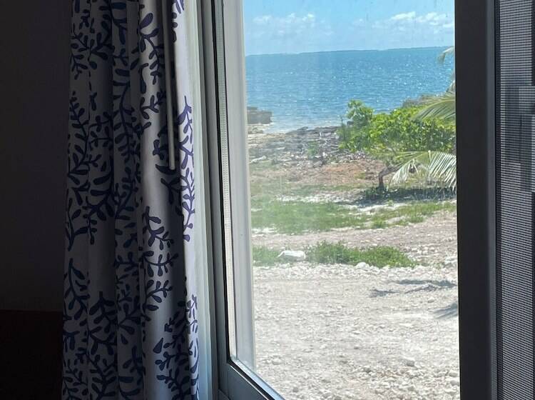 בית מלון כפרי Great Cistern Beach Village