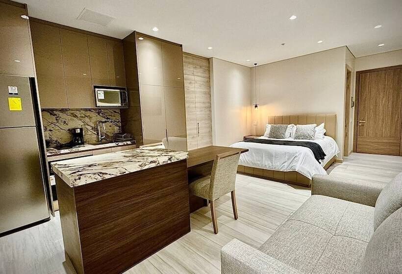 Le Parc Residences   Luxury Suites