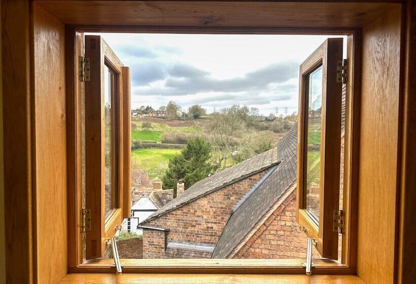 ペンション The Globe House