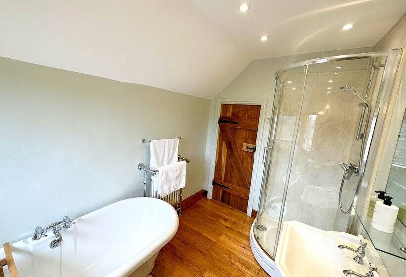 ペンション The Globe House