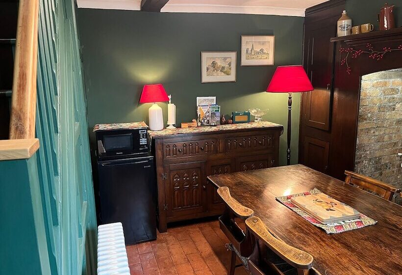 ペンション The Globe House