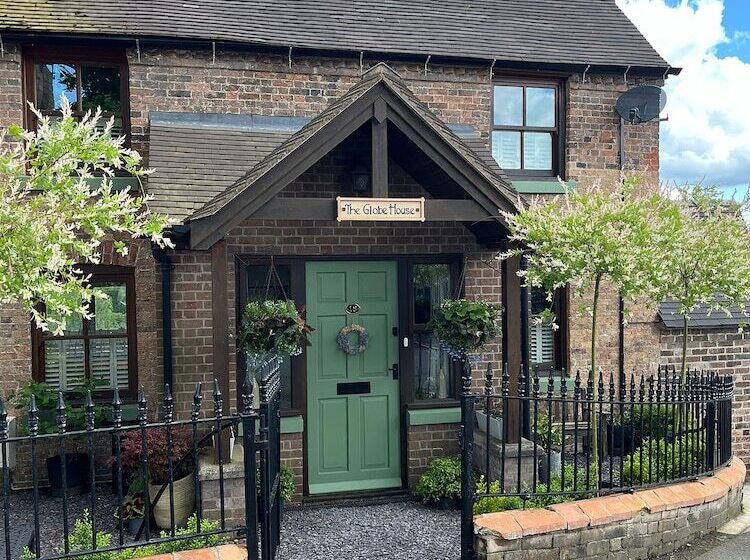 ペンション The Globe House