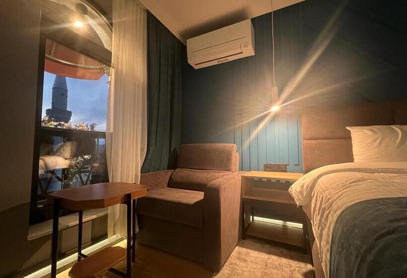 Premium Hotel, Mediterranean Food & Mezze Bar