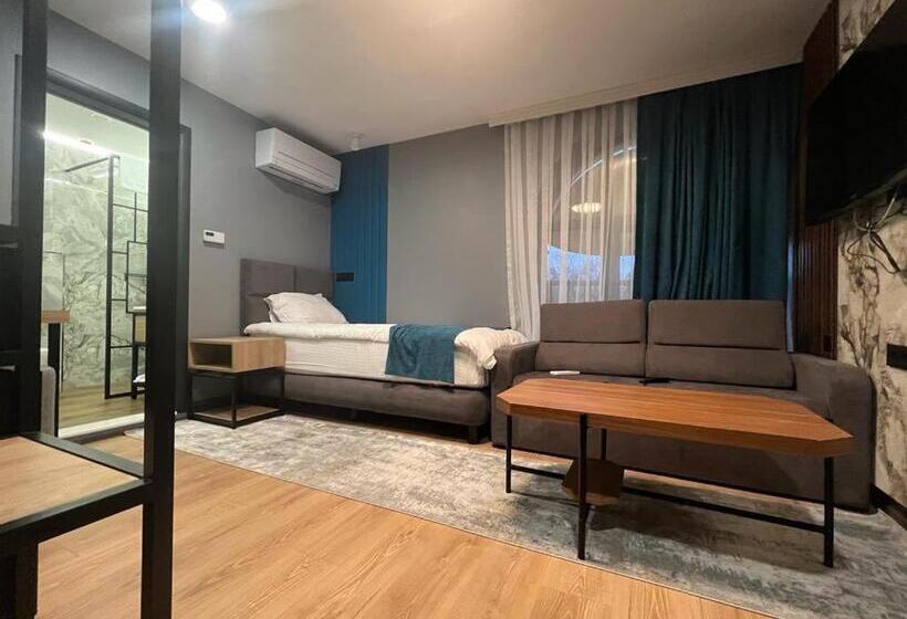 Premium Hotel, Mediterranean Food & Mezze Bar