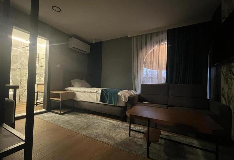 Premium Hotel, Mediterranean Food & Mezze Bar