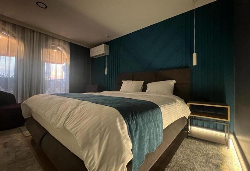 Premium Hotel, Mediterranean Food & Mezze Bar