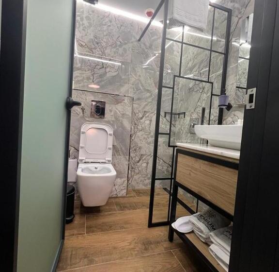 Premium Hotel, Mediterranean Food & Mezze Bar