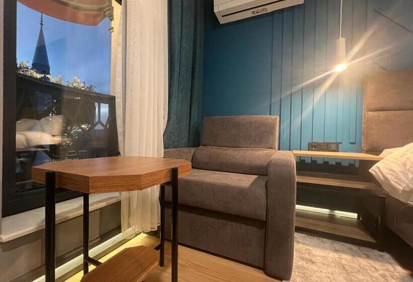 Premium Hotel, Mediterranean Food & Mezze Bar