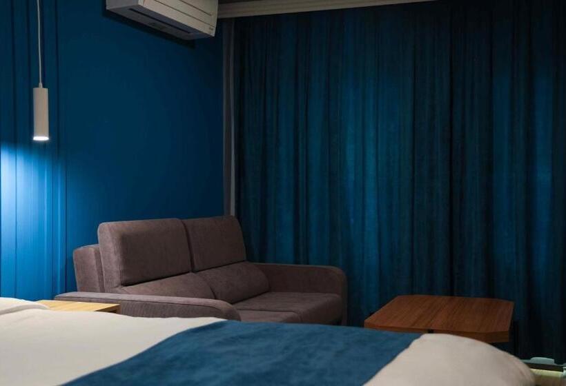 Premium Hotel, Mediterranean Food & Mezze Bar