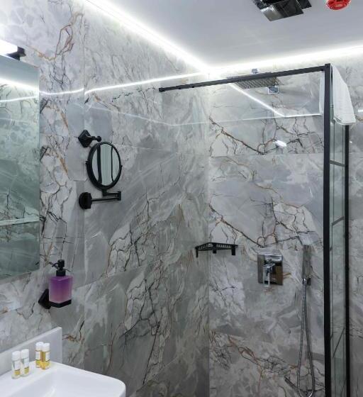 Premium Hotel, Mediterranean Food & Mezze Bar