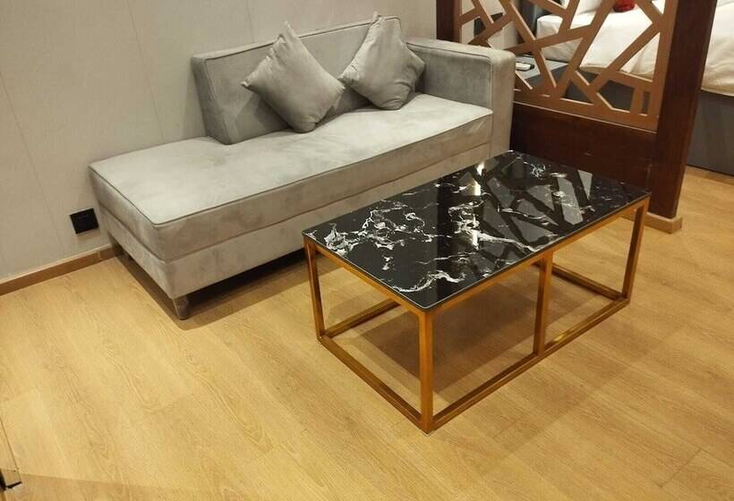 酒店 Loft Studios Noida