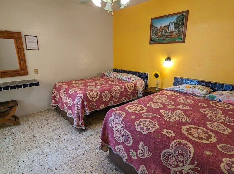 فندق Posada Familiar Ivonne