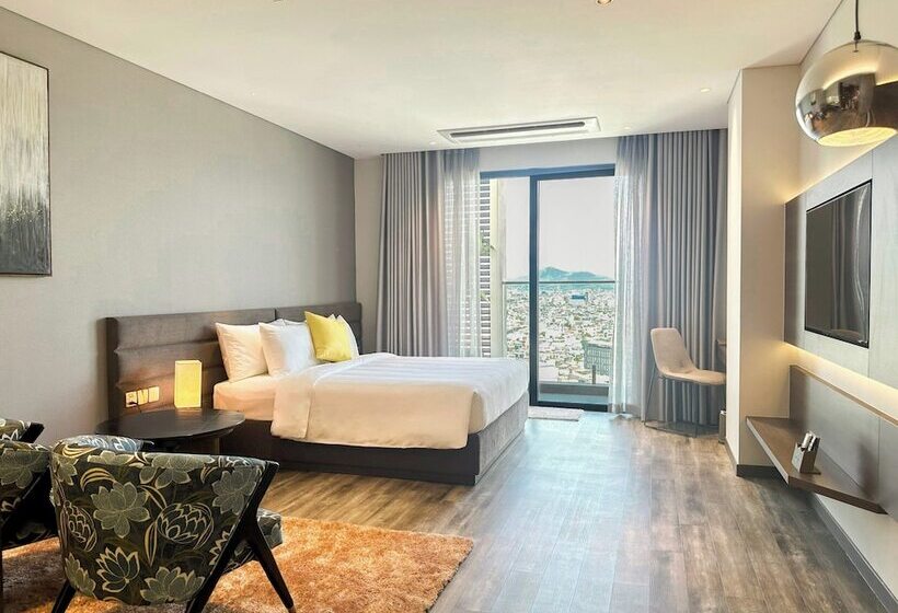 Centre Point Danang Hotel & Residence