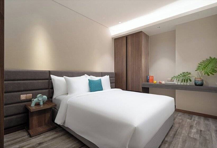 Centre Point Danang Hotel & Residence