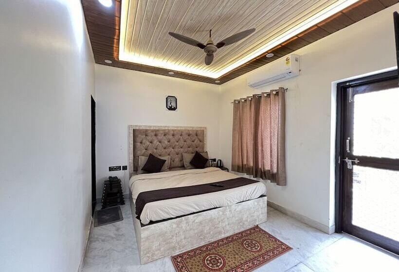 호텔 Govindam Royal Stay