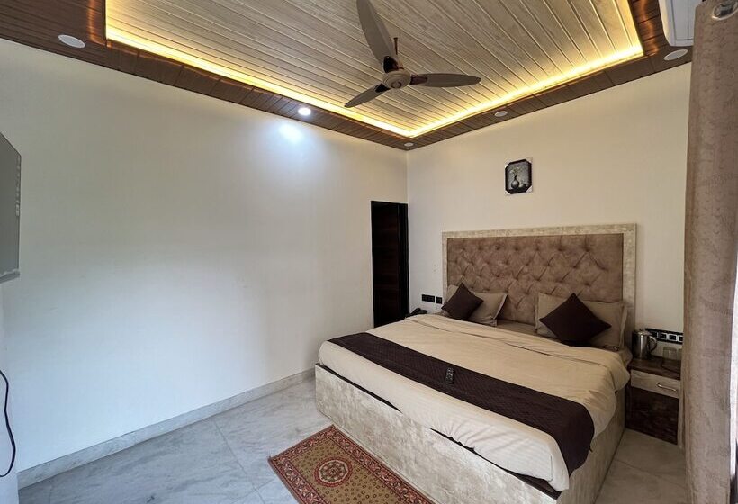 호텔 Govindam Royal Stay