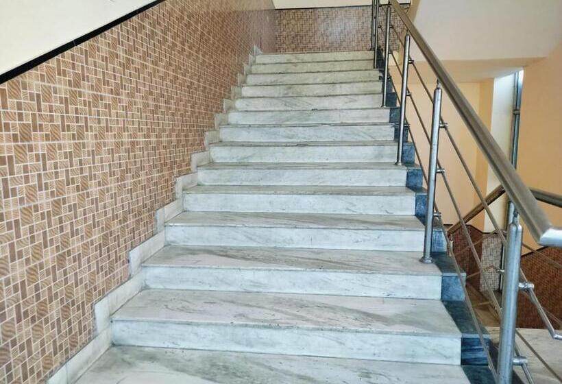 Отель Kesarwani Seva Sadan