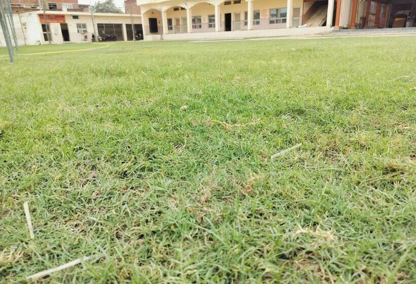 Отель Kesarwani Seva Sadan