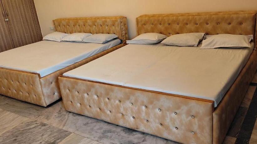 Отель Kesarwani Seva Sadan